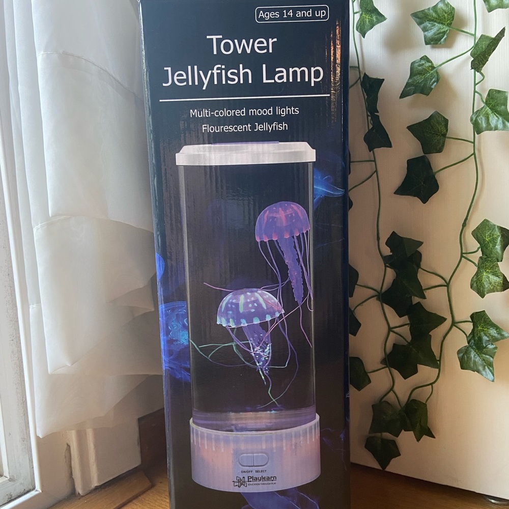 TOWER JELLYFISH LAMP